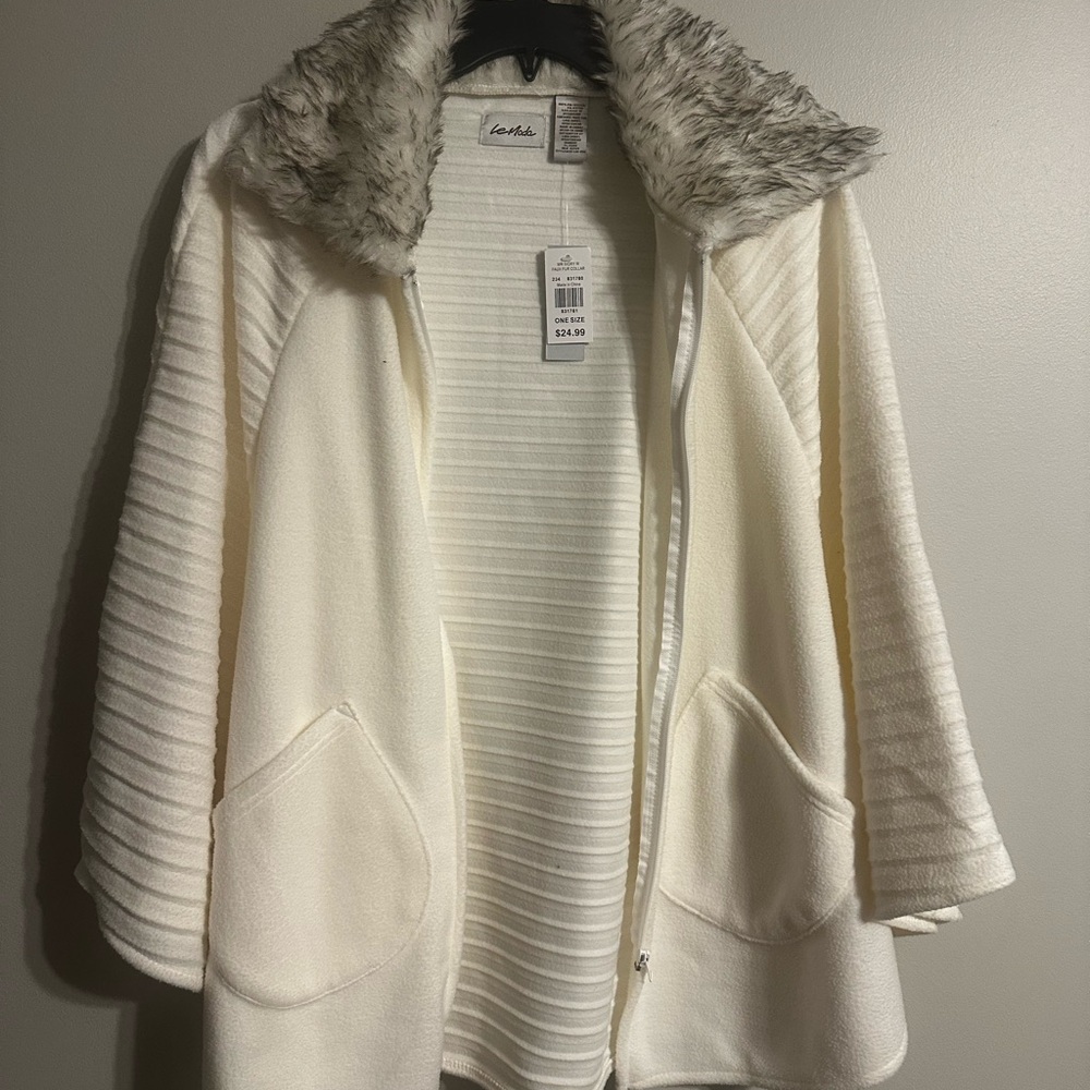 Cozy Cream Cape with Faux Fur Collar